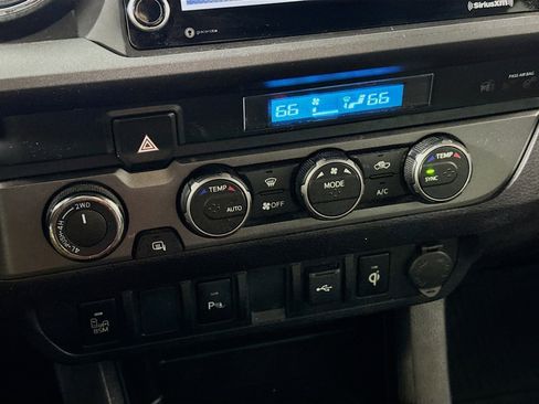 Used 2021 Toyota Tacoma TRD Sport image 17