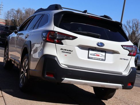 Used 2025 Subaru Outback Limited image 4