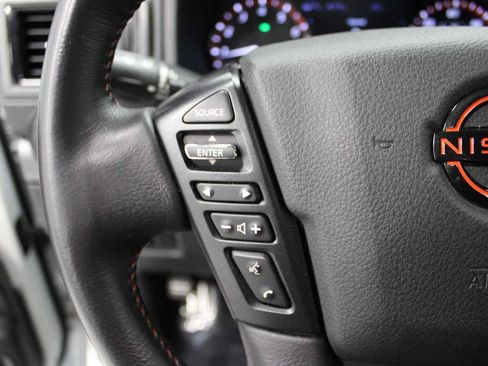 Used 2023 Nissan Titan PRO-4X w/ Pro-4x Convenience Package AWD/4WD image 22