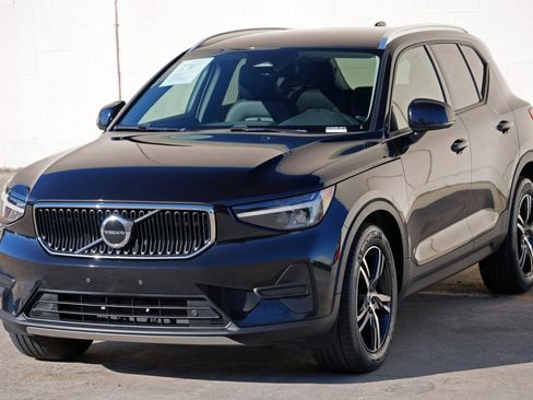 Used 2023 Volvo XC40 B5 Core w/ Protection Package Premier AWD/4WD image 44