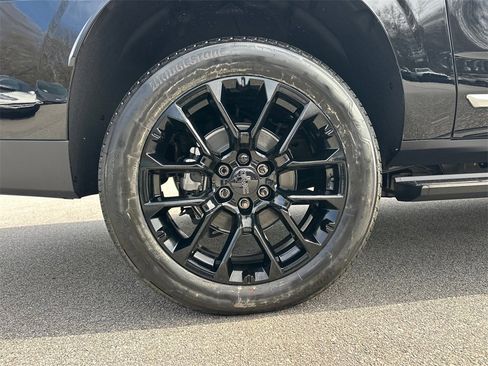 New 2026 GMC Yukon XL Denali w/ Sun & Power Step Package image 18