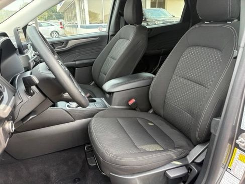 Certified 2025 Ford Escape Active AWD/4WD image 4