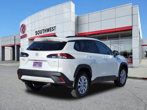 New 2026 Toyota Corolla Cross LE image 5