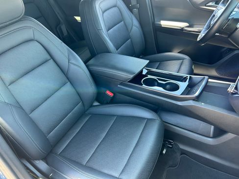 Certified 2025 Chevrolet Equinox LT w/ Convenience Package II FWD image 10