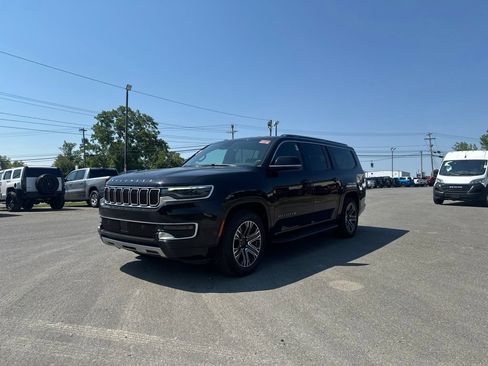 Used 2024 Jeep Wagoneer L Series II RWD image 7