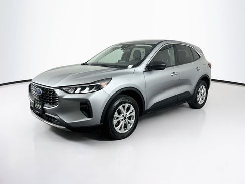 Used 2024 Ford Escape Active AWD/4WD image 3