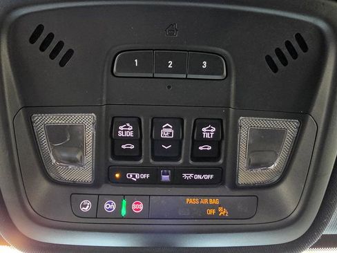 Used 2023 Chevrolet Traverse High Country AWD/4WD image 52