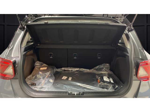 New 2026 Hyundai Venue SEL FWD image 27