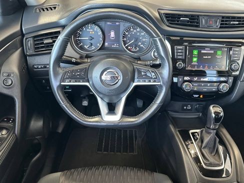 Used 2018 Nissan Rogue SV w/ Sun & Sound Touring Package FWD image 14