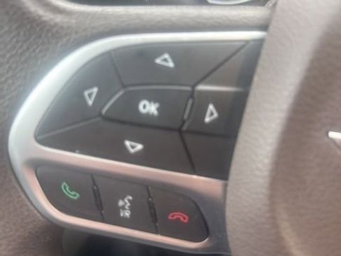 Used 2017 Chrysler Pacifica Touring image 21