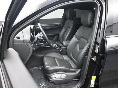 Used 2022 Porsche Macan AWD/4WD image 19