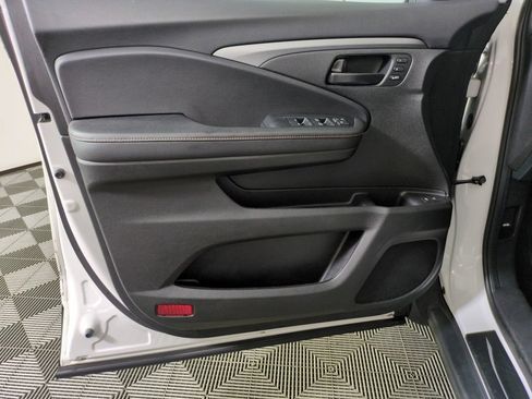 Certified 2023 Honda Passport TrailSport image 10