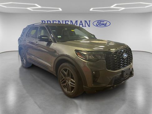 Certified 2025 Ford Explorer ST-Line w/ ST-Line Street Pack AWD/4WD image 3