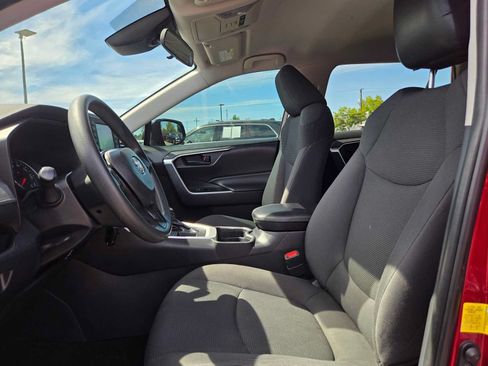 Used 2019 Toyota RAV4 LE w/ All Weather Liner Package FWD image 21