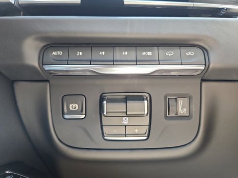 Used 2025 Cadillac Escalade Sport Platinum w/ LPO, Floor Liner Package AWD/4WD image 12