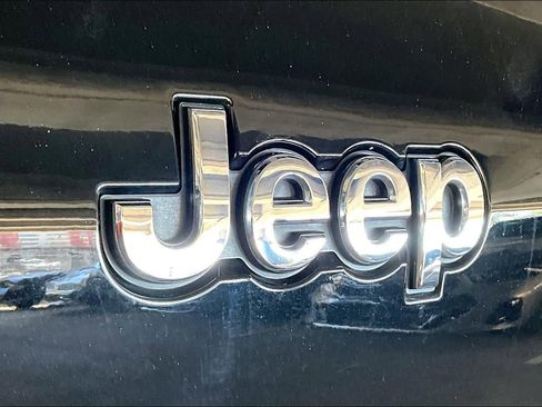 Used 2023 Jeep Grand Cherokee L Overland image 30