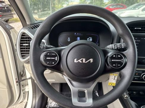 Used 2023 Kia Soul LX FWD image 38