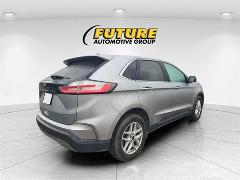 Used 2024 Ford Edge SEL image 3