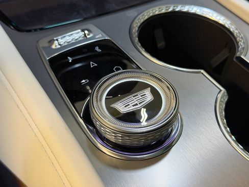 New 2026 Cadillac Vistiq Luxury AWD/4WD image 38