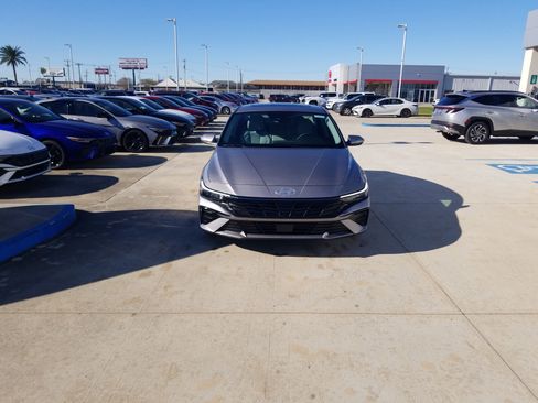 New 2026 Hyundai Elantra Limited image 2