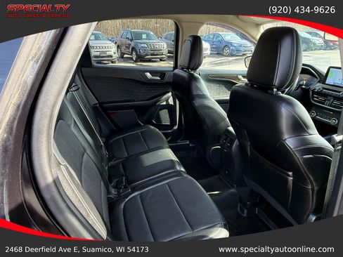 Used 2020 Ford Escape Titanium image 22