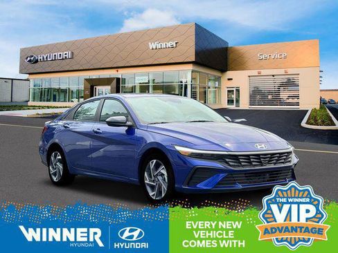 New 2025 Hyundai Elantra SEL image 12