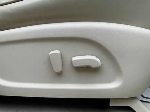 Used 2014 INFINITI QX60 Base AWD 4dr SUV w/ Premium Package image 38