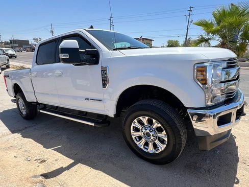Used 2019 Ford F250 Lariat w/ Lariat Value Package AWD/4WD image 5