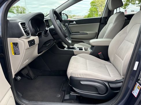 Used 2022 Kia Sportage LX AWD/4WD image 8