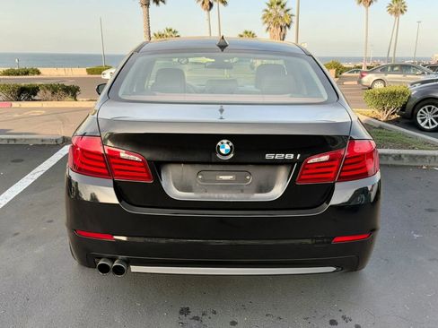 Used 2011 BMW 528i Sedan RWD image 9