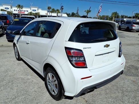 Used 2019 Chevrolet Sonic LT image 5