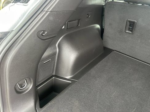 Used 2025 Chevrolet Blazer LT FWD image 15
