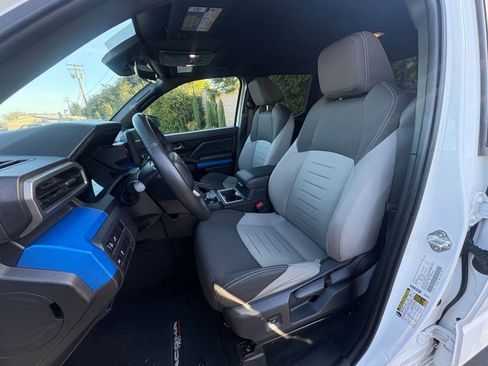 Used 2025 Toyota Tacoma TRD Off-Road image 35