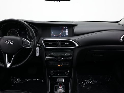 Used 2018 INFINITI QX30 Premium w/ Navigation Package FWD image 30