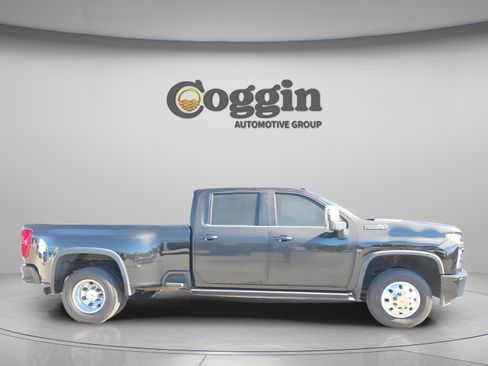 Used 2022 Chevrolet Silverado 3500 High Country image 7