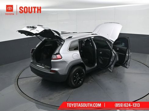 Used 2019 Jeep Cherokee Latitude w/ Popular Appearance Group image 53