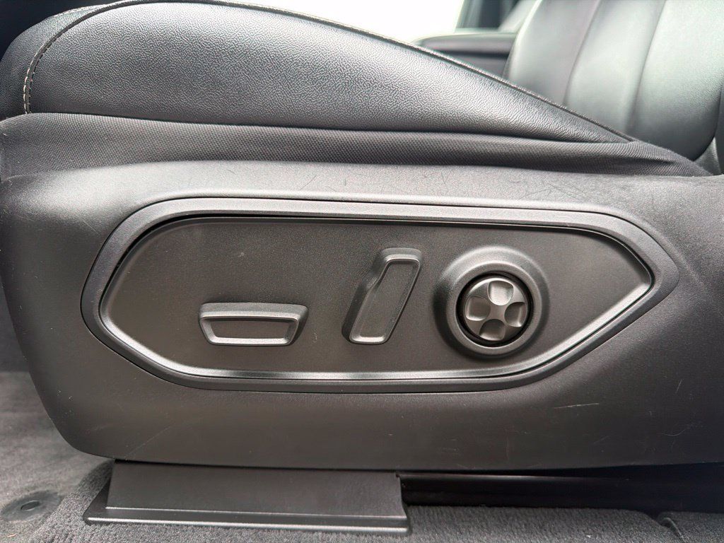 Used 2024 Jeep Grand Cherokee Limited 4xe AWD/4WD image 12