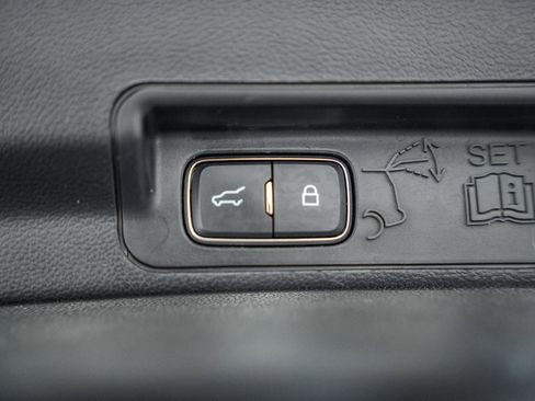 Certified 2020 Ford Explorer Limited image 23