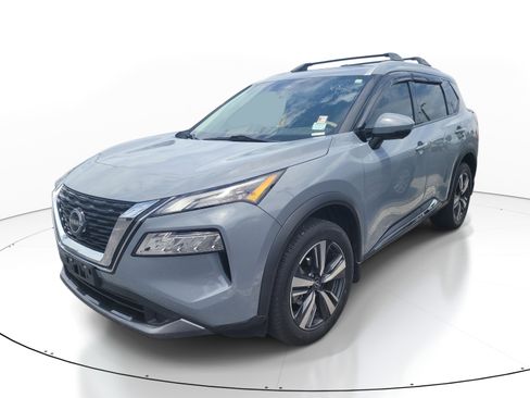 Used 2023 Nissan Rogue SL FWD image 3