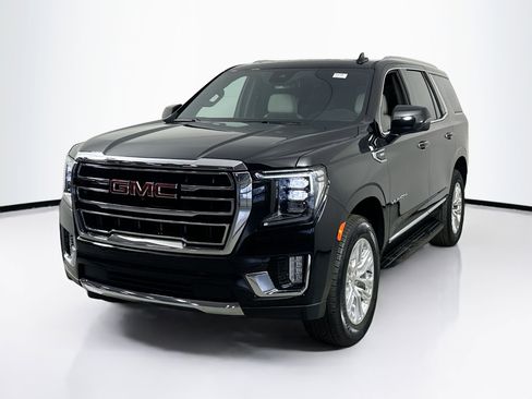 Used 2024 GMC Yukon SLT w/ SLT Luxury Package image 1