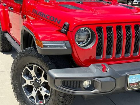 Used 2022 Jeep Wrangler Unlimited Rubicon w/ LED Lighting Group AWD/4WD image 3