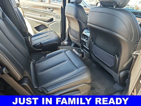 New 2026 Jeep Grand Cherokee L Limited w/ Limited Altitude Package AWD/4WD image 11