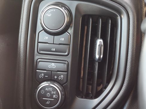 Used 2020 Chevrolet Silverado 2500 Custom w/ Custom Value Package image 19