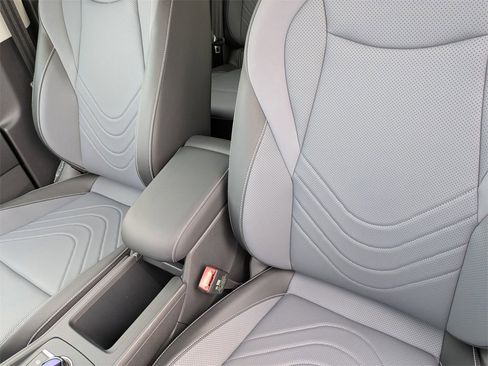 New 2026 Volkswagen Tiguan SE image 15