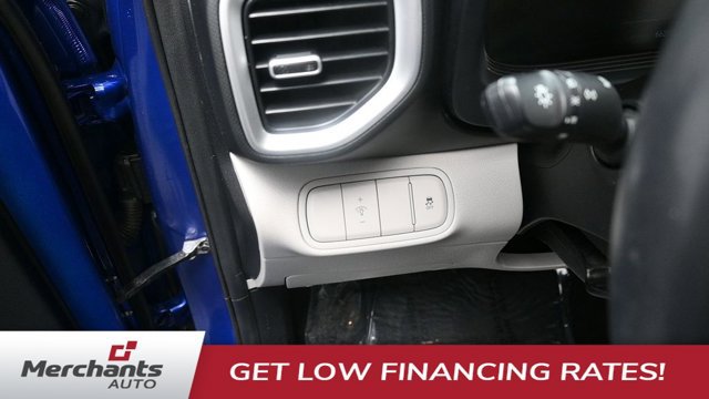 Used 2023 Hyundai Venue SEL FWD image 20