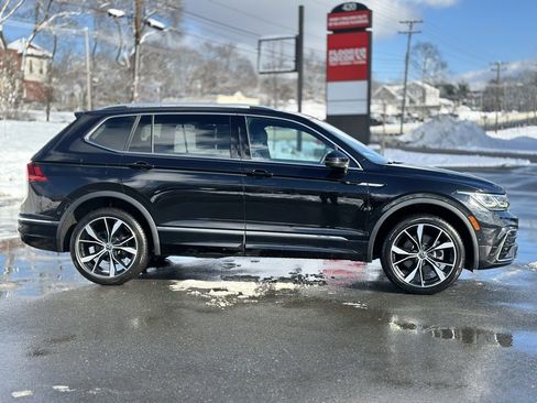 Used 2022 Volkswagen Tiguan SEL R-Line image 8