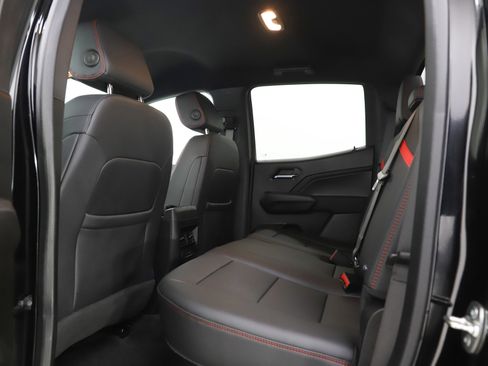 Used 2024 Chevrolet Colorado Z71 w/ Z71 Convenience Package 2 image 18