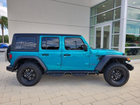 Used 2024 Jeep Wrangler Unlimited AWD/4WD image 3