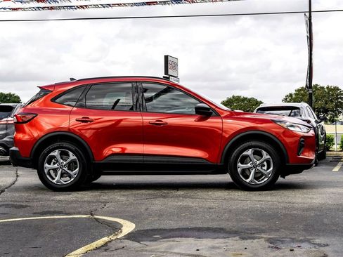 Used 2025 Ford Escape ST-Line image 4