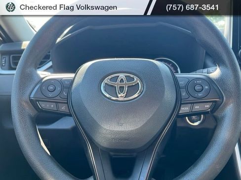 Used 2024 Toyota RAV4 XLE AWD/4WD image 33